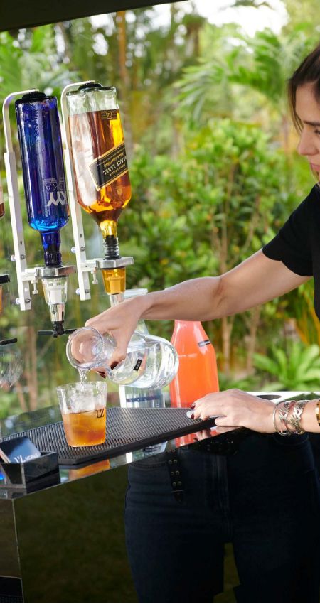 Servicio de tragos en el Air Bar