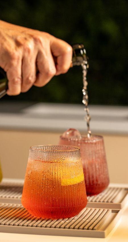 Spritz Bar UZfoods — cocteles mediterráneos