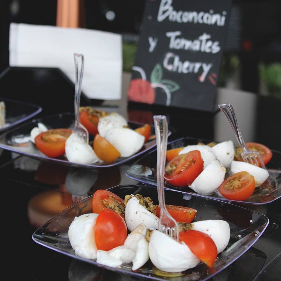 BOCONCCINI Y TOMATES CHERRY  - 