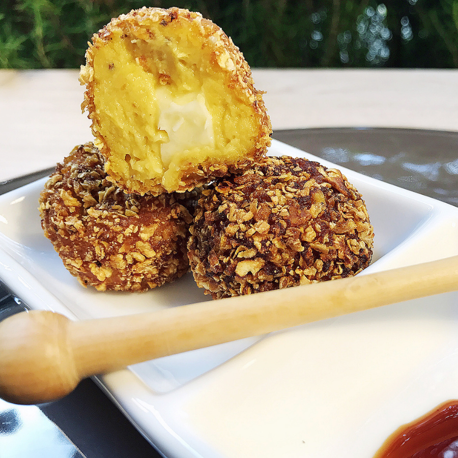 BUÑUELOS DE PLÁTANO Y QUESO  - 