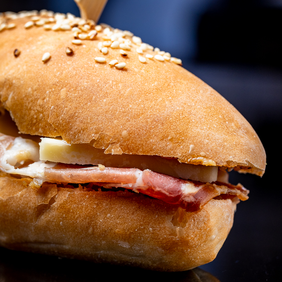 PANINI UZ PROSCIUTTO GRUYÈRE  - 