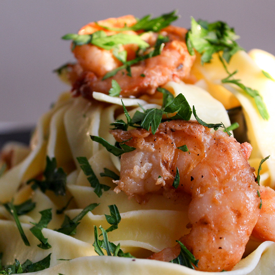 CAMARONES - PARPADELLE AGLIO OLIO  - 